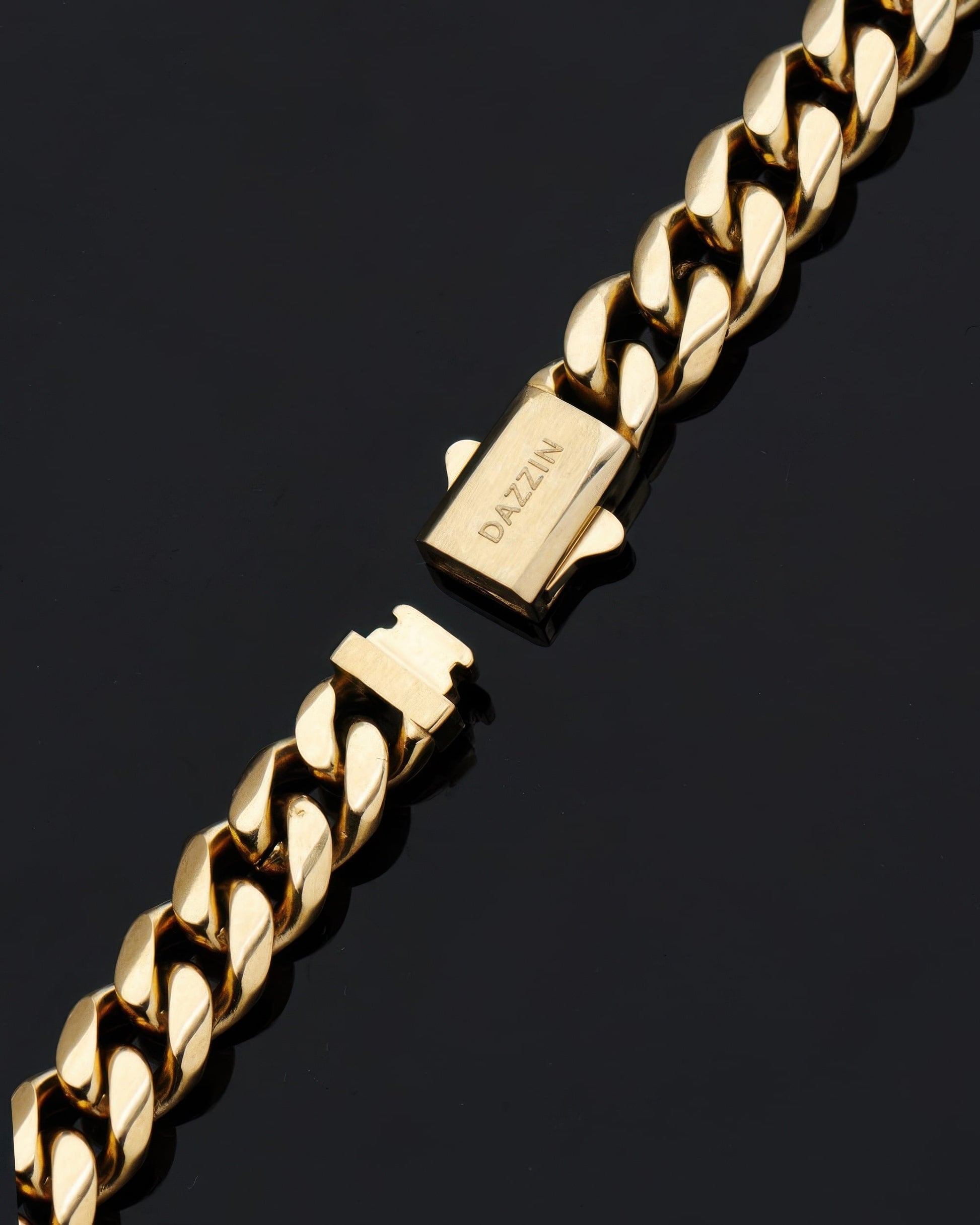 Cuban Link Bracelet 8mm Gold Clasp