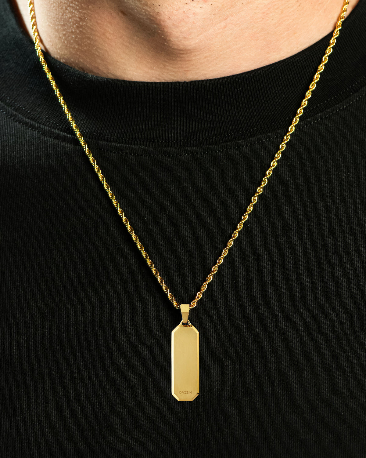 Bevel Long Tag Pendant Gold Neck Black Tee