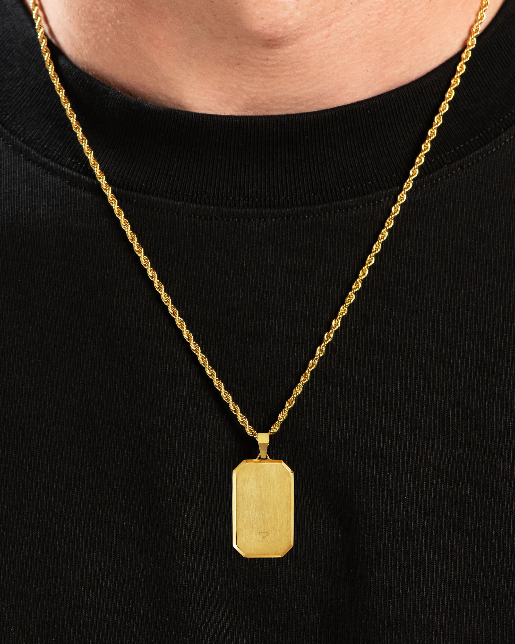 Bevel Tag Pendant Gold Neck Black Tee