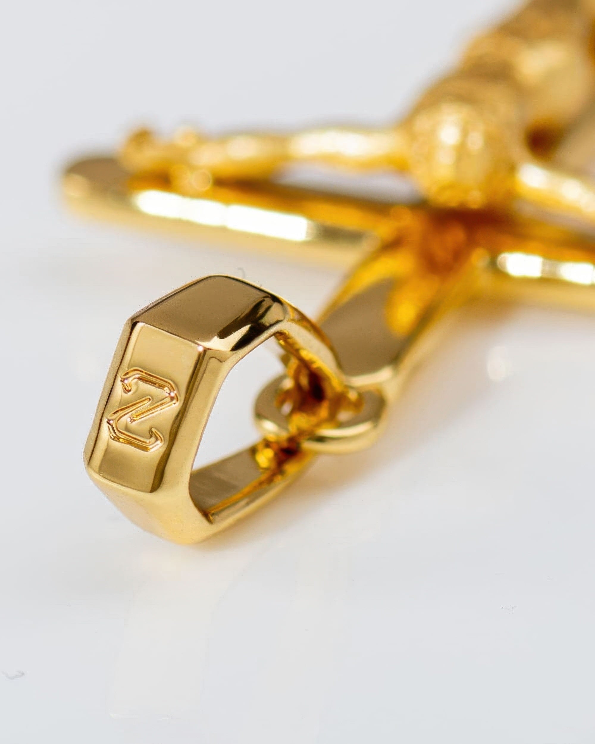 Men's Gold Crucifix Pendant | DAZZIN