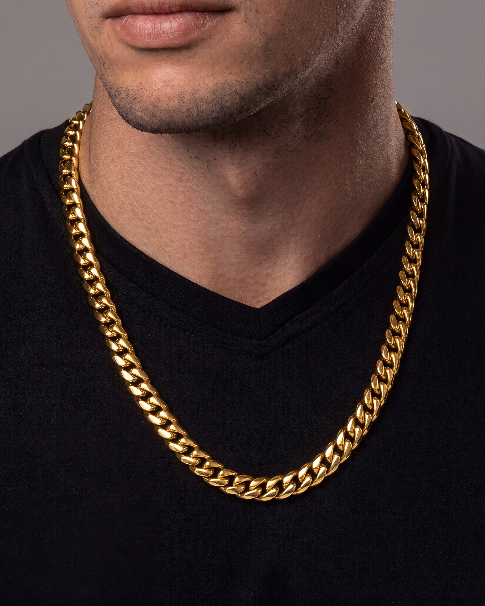 Cuban Link Chain Gold 10mm On Model