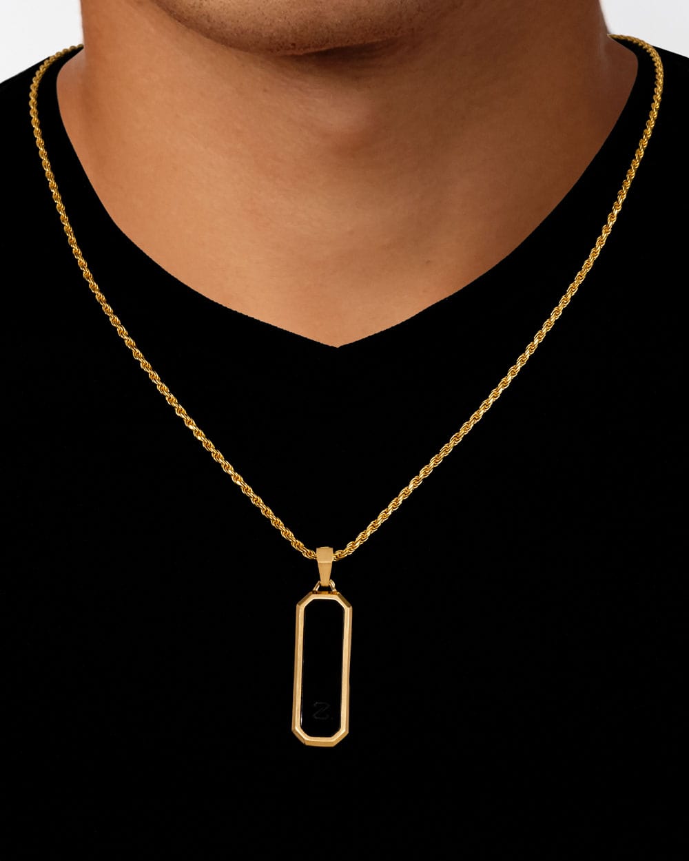 Onyx Bevel Long Tag Gold Model