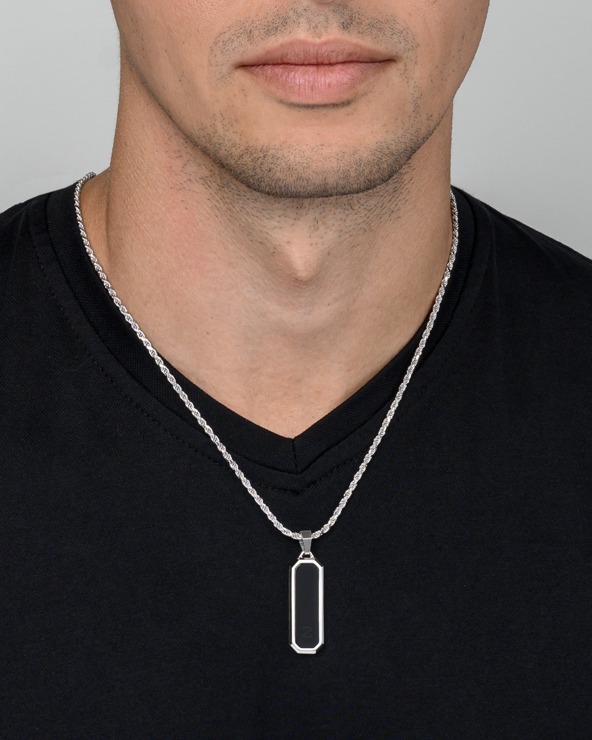 Onyx Bevel Long Tag Silver Model1