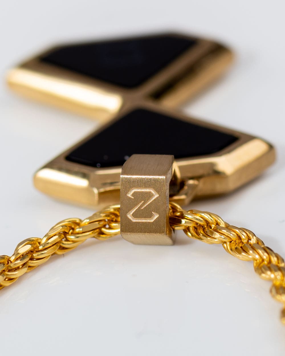 Onyx Reflect Tag Gold Clasp