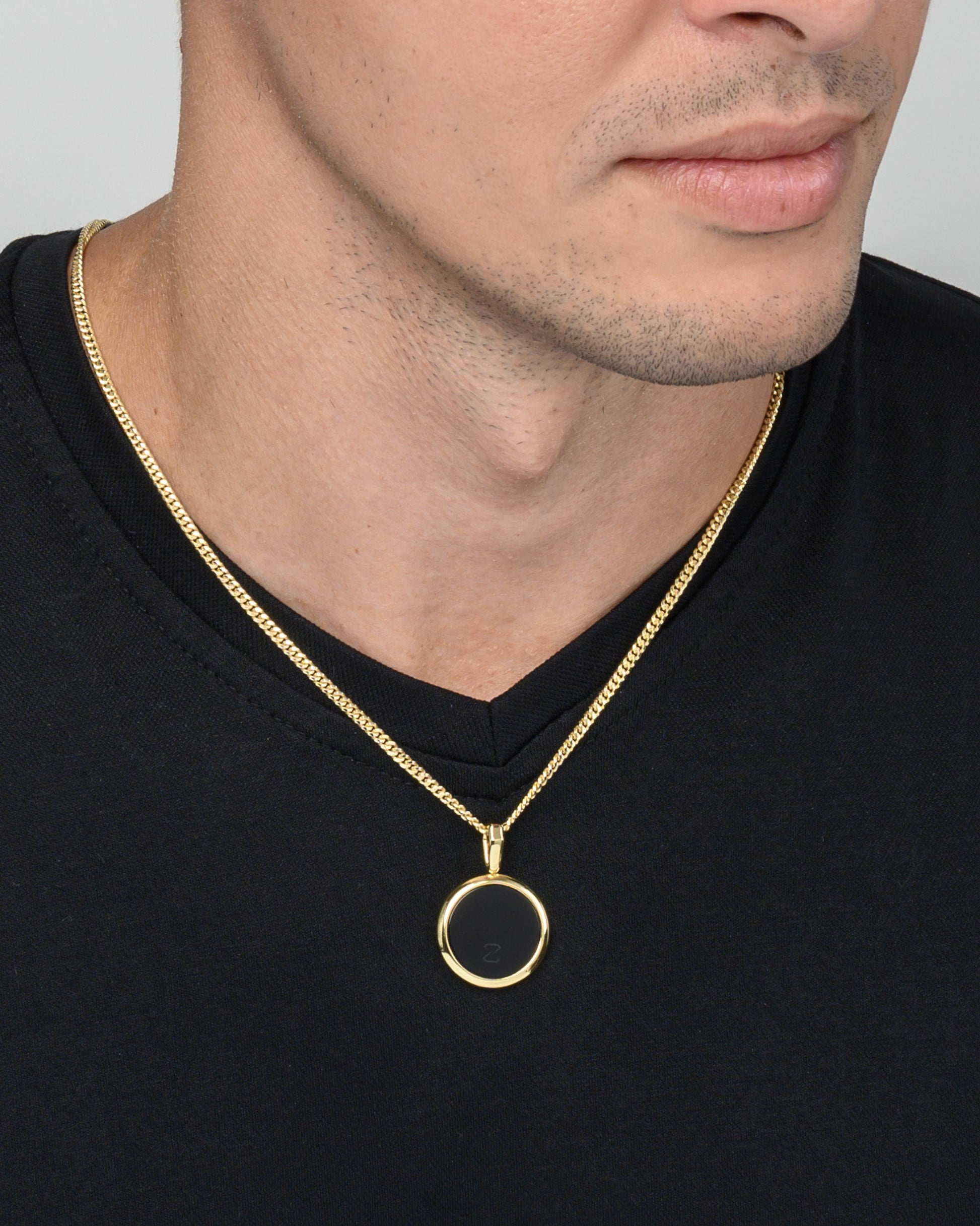 Onyx Providence Circle Pendant