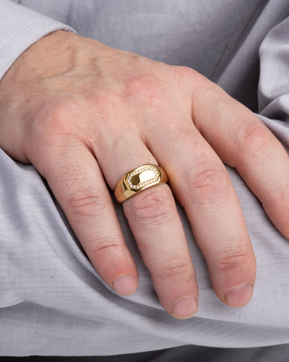 Signet Ice Ring Gold Model