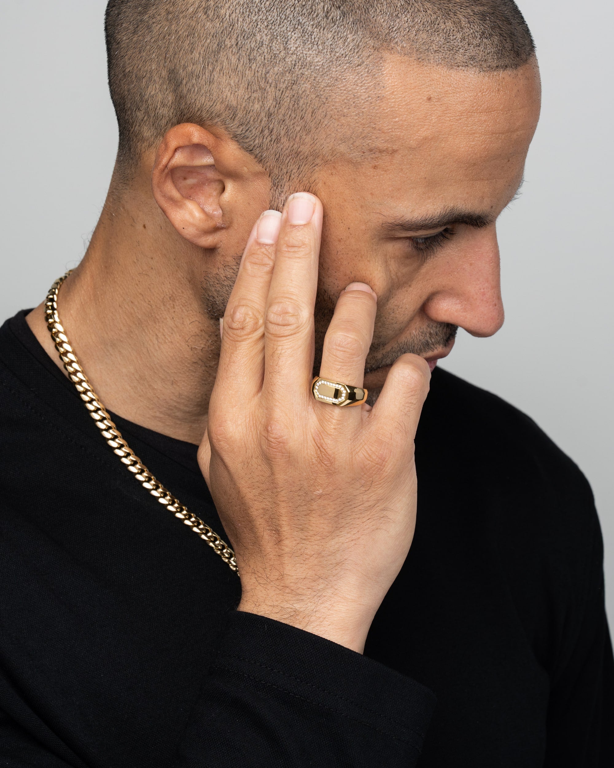 Signet Ice Ring Gold Model2