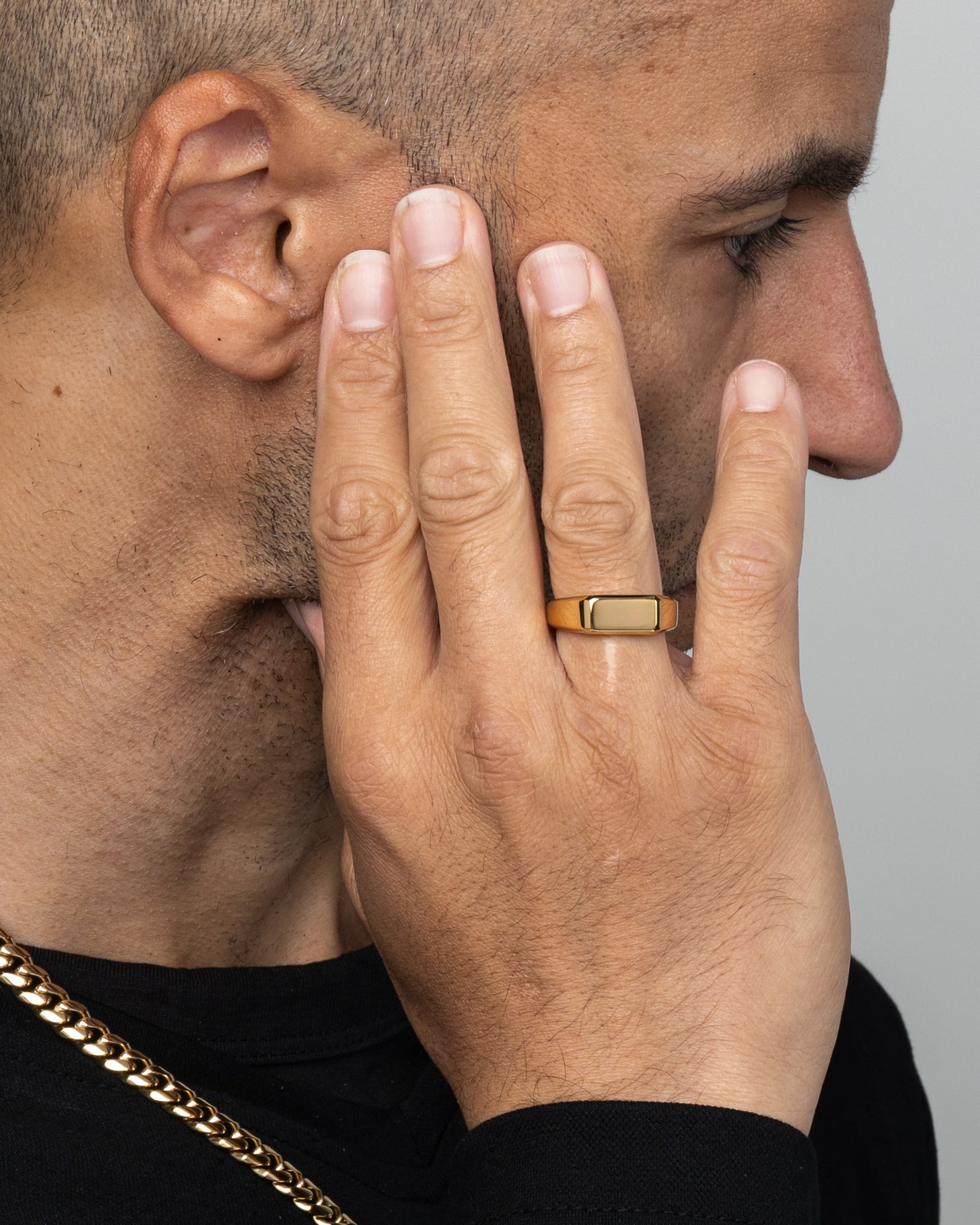 Signet Ring Gold Model1