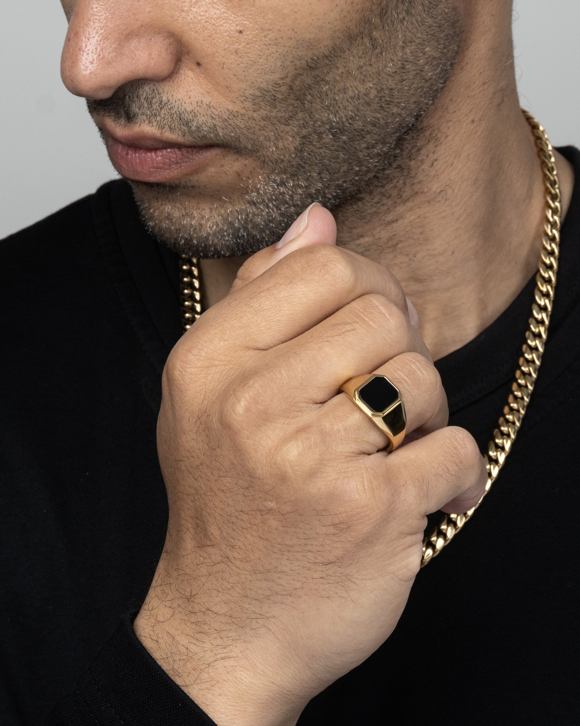 Signet Square Ring Gold Model1