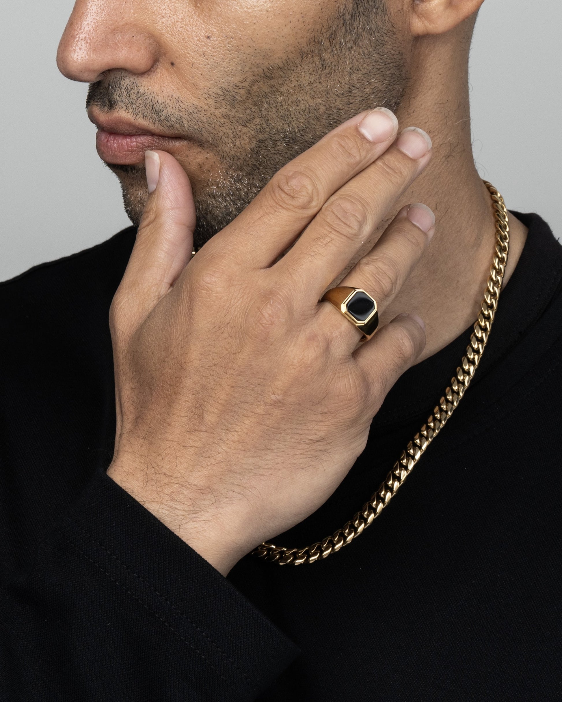 Signet Square Ring Gold Model4